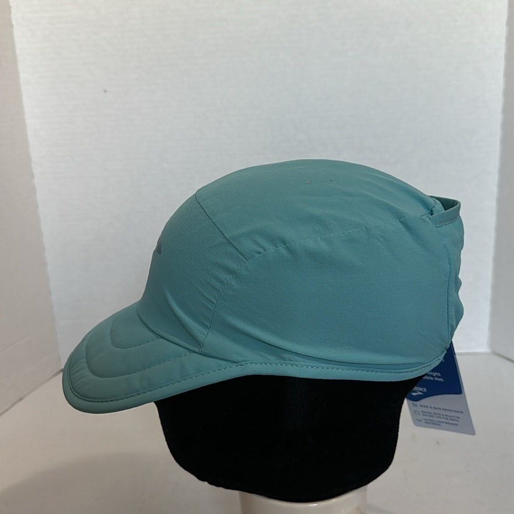Brooks lightweight Packable hat - Picture 7 of 10